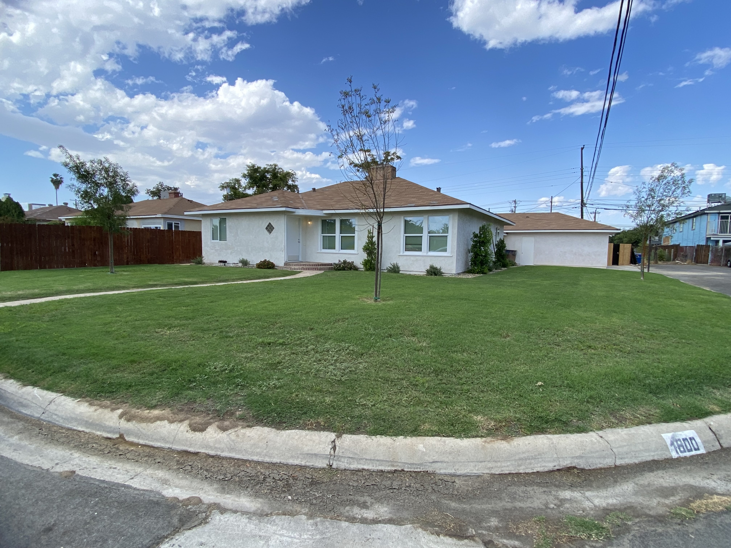 1800 Shamrock Way - 1